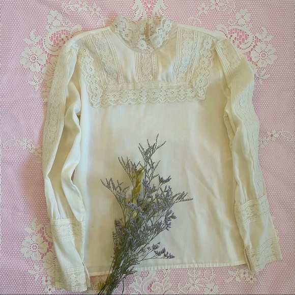 Lacy Vintage Blouse Gunne Sax vibes - Picture 1 of 6